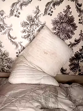 Snapshot of DickDiva1 chatting on 02-11-25, 09:03 DickDiva1 online show from 02-11-25, 09:03