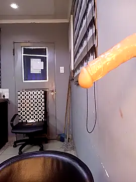 Snapshot of DickDiva1 chatting on 03-16-25, 04:20 DickDiva1 online show from 03-16-25, 04:20