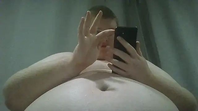 Snapshot of Richard_Moneyshot_23 chatting on 01-08-25, 12:06 Richard Moneyshot 23 online show from 01-08-25, 12:06