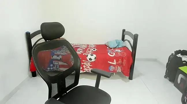 Snapshot of nikol_sexy39 chatting on 01-27-25, 08:49 nikol sexy39 online show from 01-27-25, 08:49