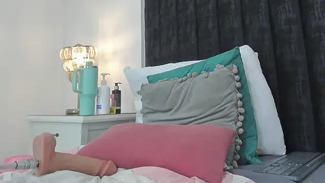 Snapshot of SamanthaBrown69 chatting on 10-05-25, 03:49 SamanthaBrown69 online show from 10-05-25, 03:49