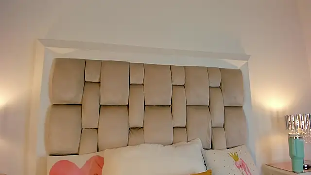 Snapshot of SamanthaBrown69 chatting on 10-10-25, 03:38 SamanthaBrown69 online show from 10-10-25, 03:38