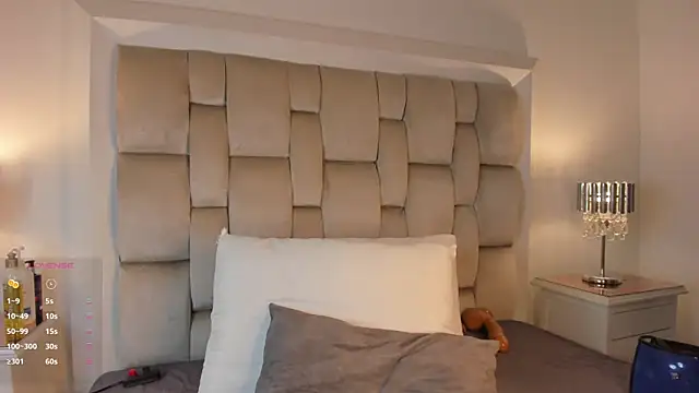 Snapshot of SamanthaBrown69 chatting on 11-23-25, 03:39 SamanthaBrown69 online show from 11-23-25, 03:39