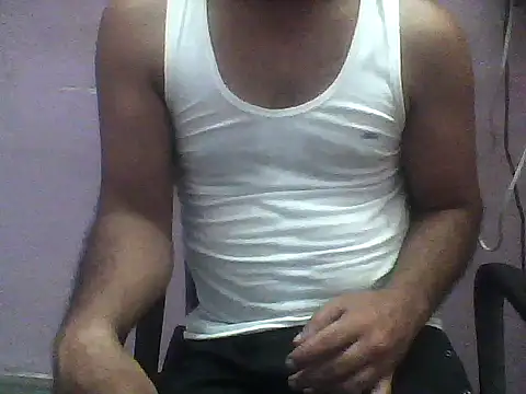 Snapshot of guryverma chatting on 06-03-26, 06:05 guryverma online show from 06-03-26, 06:05