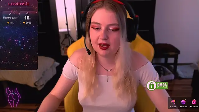 Snapshot of EvaAndLilith chatting on 12-04-25, 09:29 EvaAndLilith online show from 12-04-25, 09:29