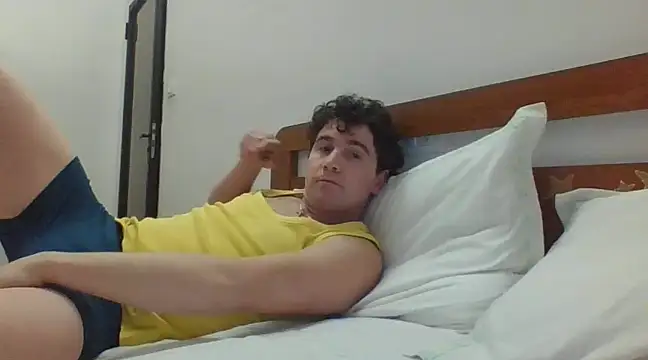 Snapshot of mario80755 chatting on 02-14-25, 05:46 mario80755 online show from 02-14-25, 05:46