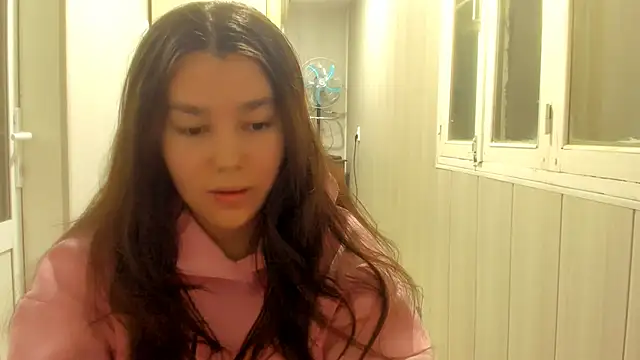 Snapshot of LunaXmii chatting on 11-08-25, 06:40 LunaXmii online show from 11-08-25, 06:40