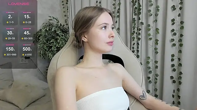 Snapshot of mell_milles chatting on 11-06-25, 03:02 mell milles online show from 11-06-25, 03:02