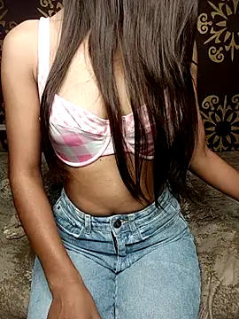 poojaji690 online show from 09-23-25, 04:37