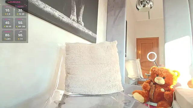 Mia  Milan online show from 02-11-25, 06:51