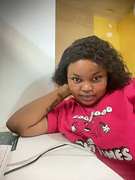 Curveysinaa online show from 02-21-25, 11:22