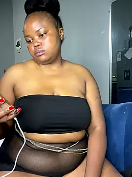 Snapshot of Curveysinaa chatting on 01-07-26, 09:06 Curveysinaa online show from 01-07-26, 09:06