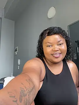 Snapshot of Curveysinaa chatting on 02-21-26, 08:04 Curveysinaa online show from 02-21-26, 08:04