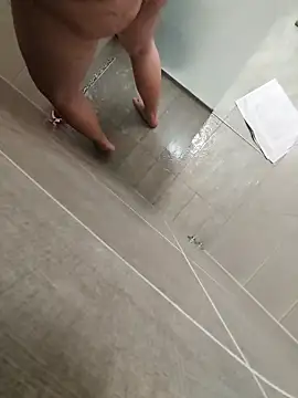 Snapshot of Macanxxx chatting on 02-10-25, 05:19 Macanxxx online show from 02-10-25, 05:19