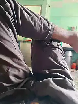 Snapshot of William390 chatting on 12-07-24, 09:28 William390 online show from 12-07-24, 09:28