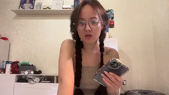 Snapshot of milkyWeyy chatting on 12-09-24, 05:30 milkyWeyy online show from 12-09-24, 05:30