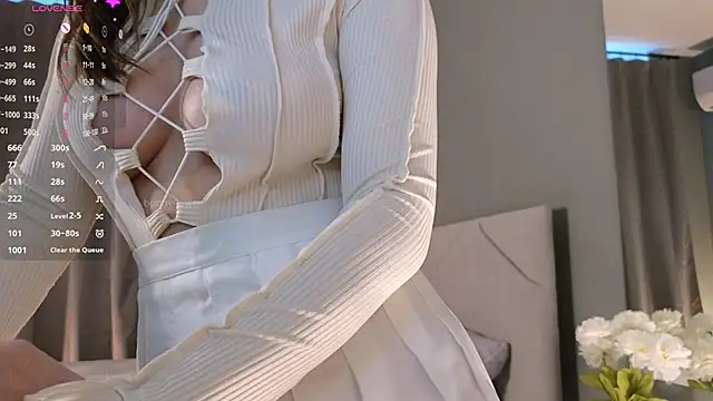 Snapshot of bonnyfloweer chatting on 12-06-24, 04:47 bonnyfloweer online show from 12-06-24, 04:47