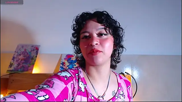 Snapshot of Bitsy_Messy chatting on 01-07-26, 03:31 Bitsy Messy online show from 01-07-26, 03:31