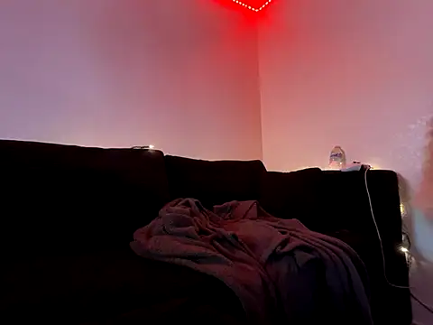 Snapshot of GoddessNih chatting on 12-15-25, 04:28 GoddessNih online show from 12-15-25, 04:28