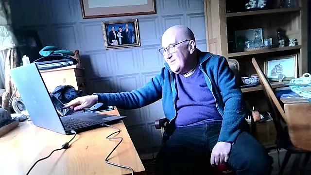 Adamdaddybear online show from 01-27-25, 01:41