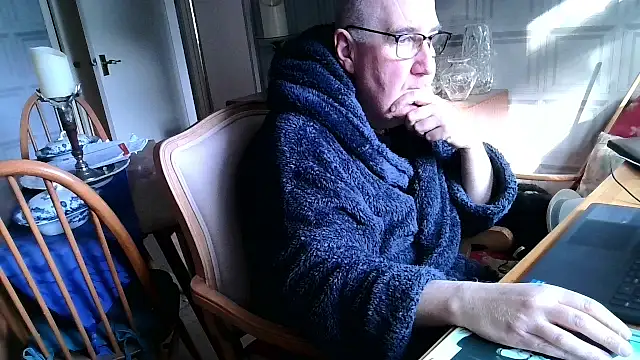 Adamdaddybear online show from 03-08-25, 09:17