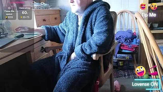 Adamdaddybear online show from 09-23-25, 07:44