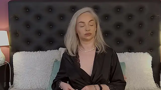 JaquelineM online show from 04-21-26, 07:03