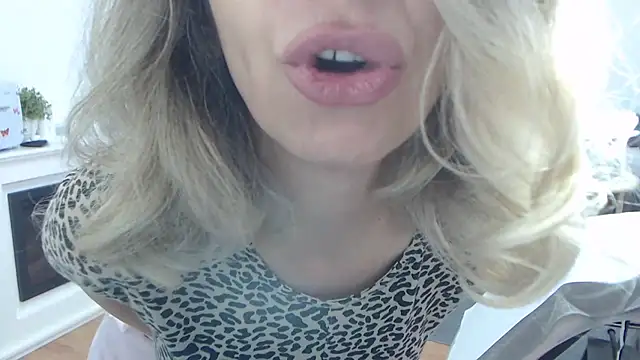 SukyGirl online show from 03-07-25, 09:51