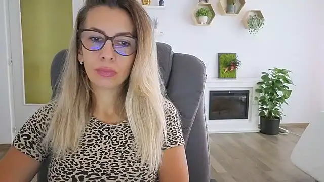 SukyGirl online show from 09-10-25, 06:57