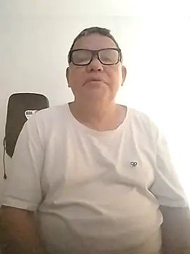 Snapshot of catatunboculion chatting on 12-31-24, 11:20 catatunboculion online show from 12-31-24, 11:20