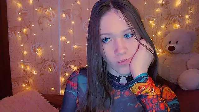 Snapshot of fluffy_kitty_ chatting on 03-01-26, 03:47 fluffy kitty online show from 03-01-26, 03:47