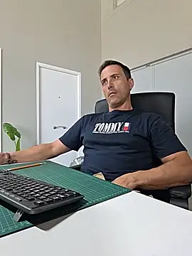 Lucas   81 online show from 07-11-26, 10:51