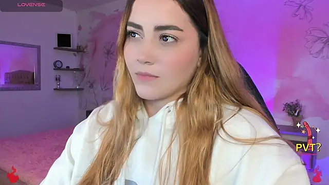 Lucia star   online show from 02-12-25, 02:56