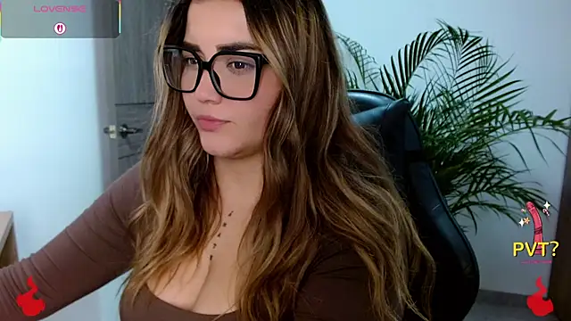 Lucia star   online show from 04-20-26, 08:54