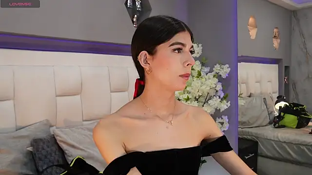 Snapshot of CuteAri chatting on 10-03-25, 08:06 CuteAri online show from 10-03-25, 08:06