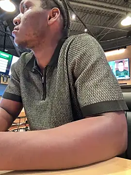 Snapshot of Festivitiesking1 chatting on 05-19-26, 05:30 Festivitiesking1 online show from 05-19-26, 05:30