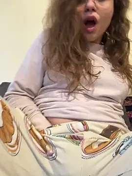 Snapshot of ItalianiMuli chatting on 02-15-26, 11:41 ItalianiMuli online show from 02-15-26, 11:41