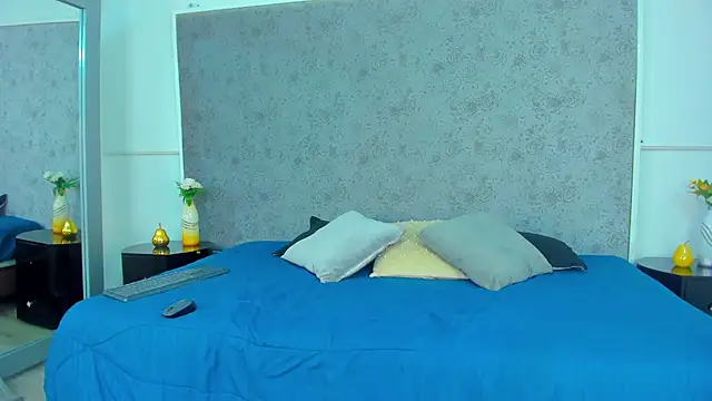 Snapshot of Latrellx7 chatting on 03-17-25, 11:42 Latrellx7 online show from 03-17-25, 11:42