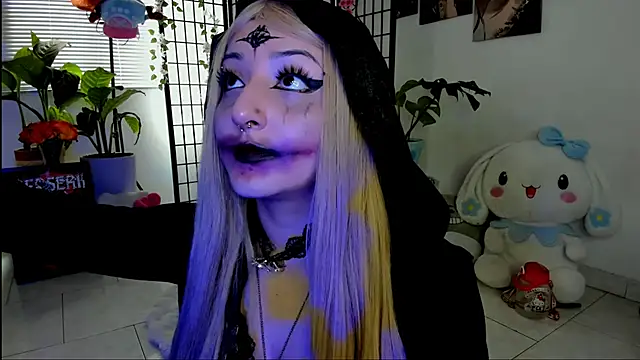 julyana  online show from 11-08-25, 05:23