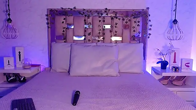 GigiVolkova online show from 10-10-25, 08:30