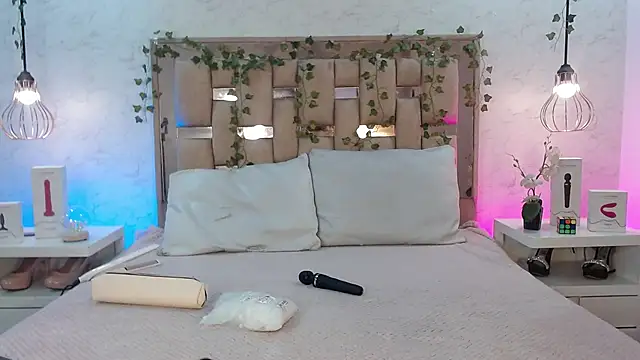 GigiVolkova online show from 11-26-25, 03:18