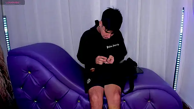 Yourslust  online show from 11-08-25, 01:33