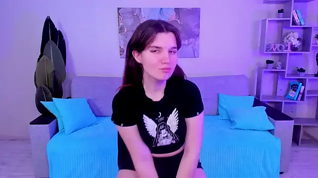 Snapshot of BonneyLove chatting on 12-04-24, 10:30 BonneyLove online show from 12-04-24, 10:30