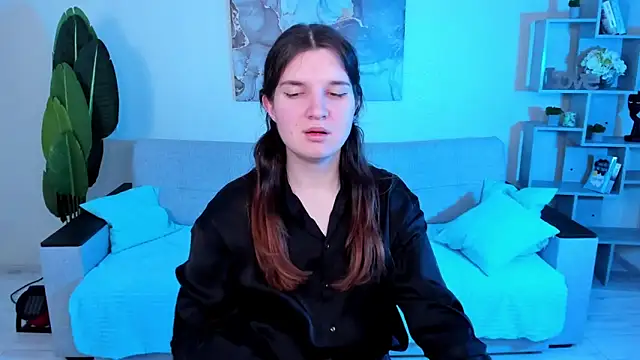 Snapshot of BonneyLove chatting on 01-28-25, 08:04 BonneyLove online show from 01-28-25, 08:04