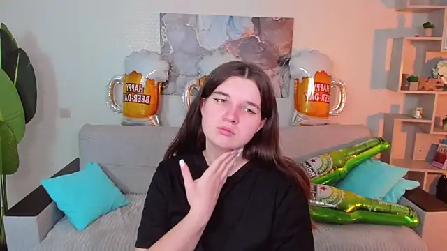 Snapshot of BonneyLove chatting on 10-05-25, 09:34 BonneyLove online show from 10-05-25, 09:34