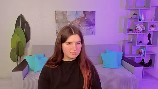 Snapshot of BonneyLove chatting on 12-15-25, 06:34 BonneyLove online show from 12-15-25, 06:34