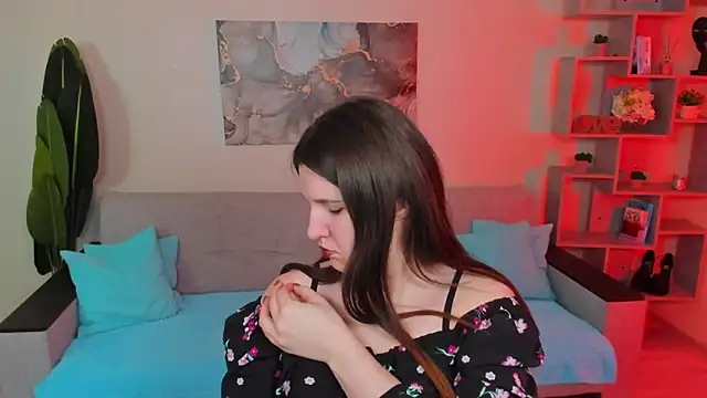 Snapshot of BonneyLove chatting on 02-18-26, 05:31 BonneyLove online show from 02-18-26, 05:31