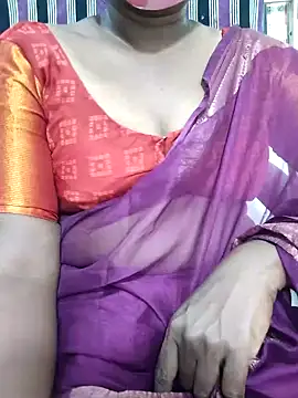 Snapshot of Indiandolly23 chatting on 03-13-25, 05:39 Indiandolly23 online show from 03-13-25, 05:39