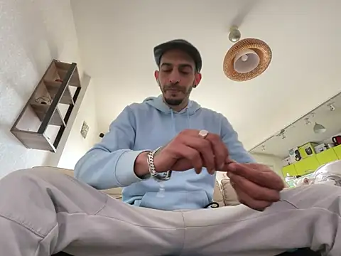 Rebeu313 online show from 03-13-25, 10:47