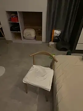 Snapshot of AwakeSubtitle chatting on 10-17-25, 04:09 AwakeSubtitle online show from 10-17-25, 04:09